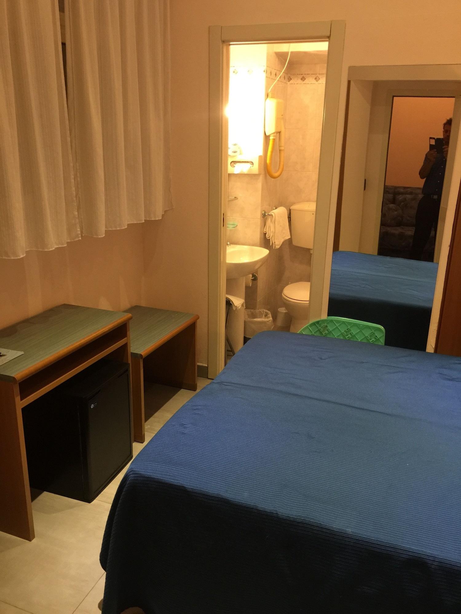 Hotel Roma Marina di Massa Buitenkant foto
