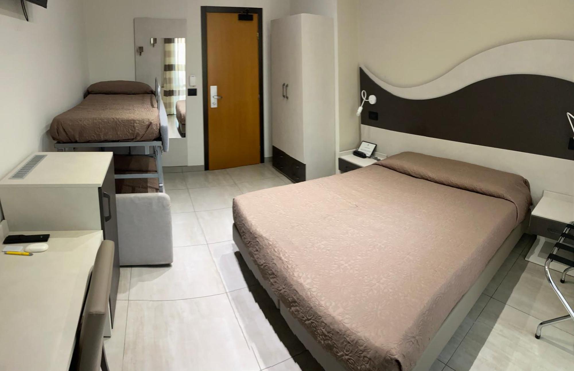Hotel Roma Marina di Massa Buitenkant foto