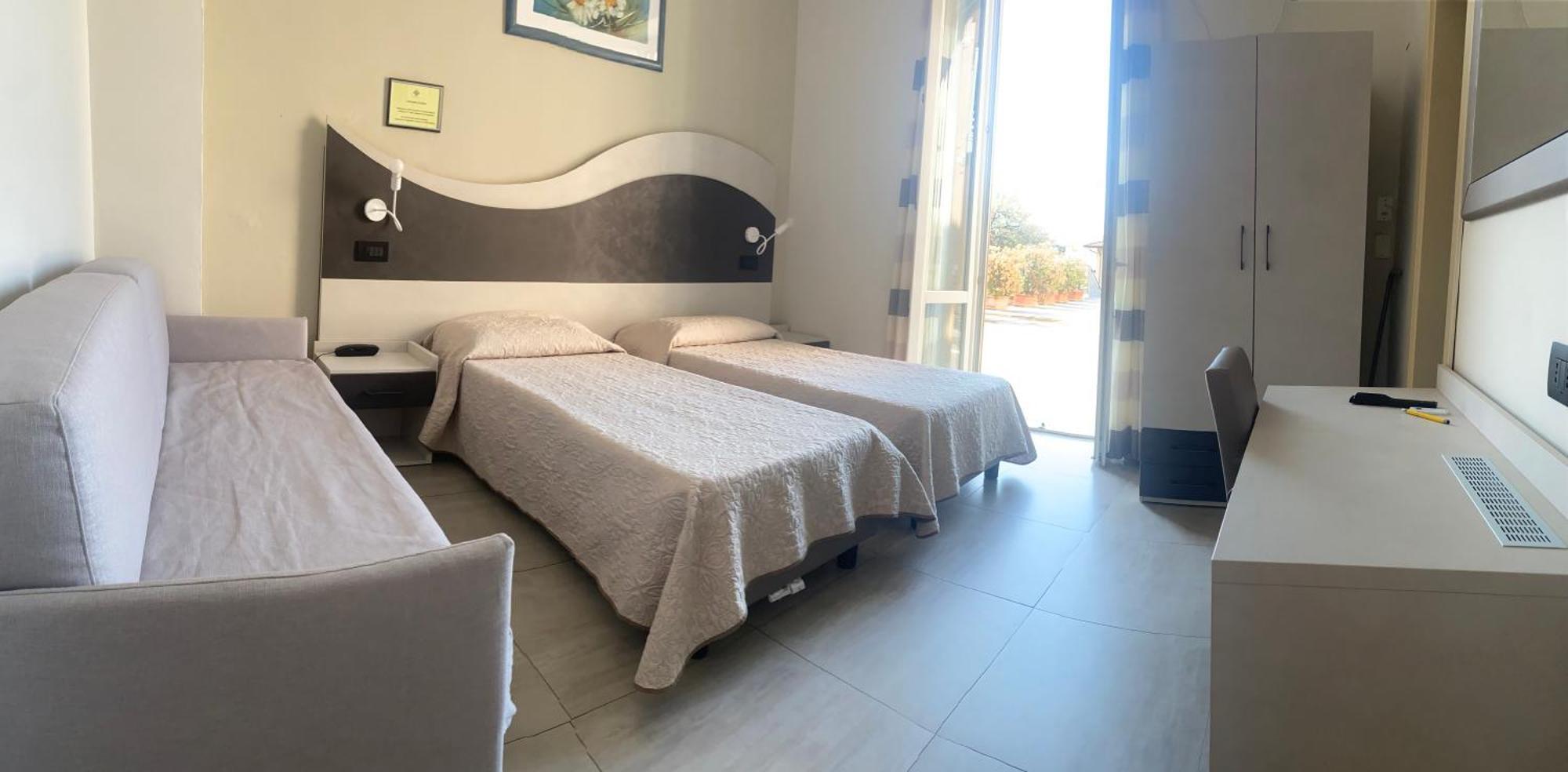 Hotel Roma Marina di Massa Buitenkant foto