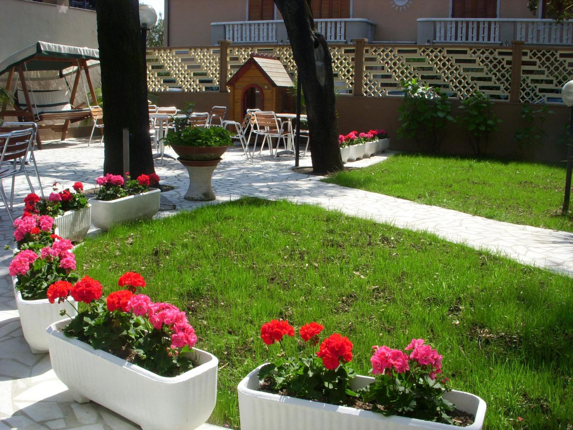 Hotel Roma Marina di Massa Buitenkant foto