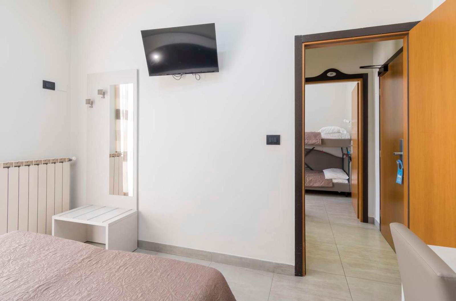 Hotel Roma Marina di Massa Buitenkant foto