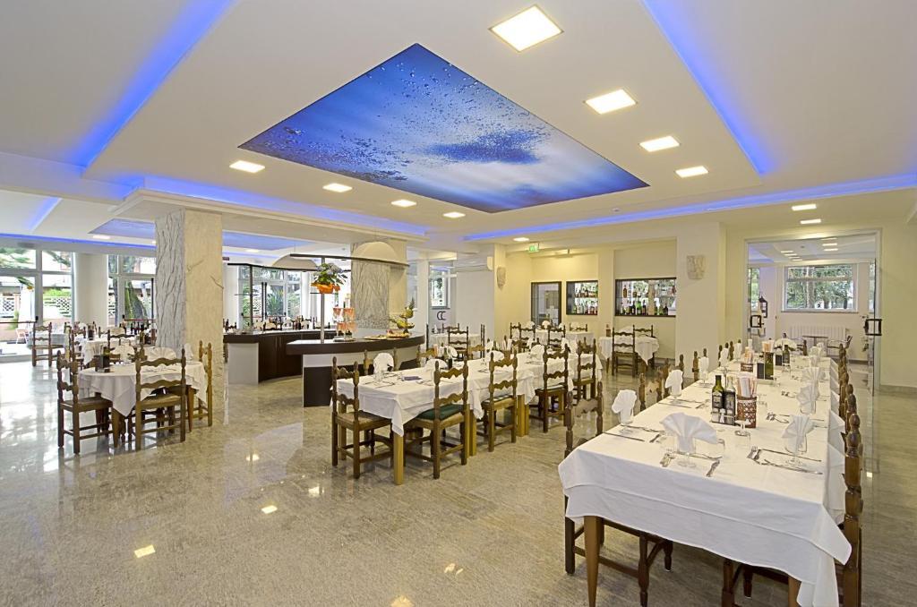 Hotel Roma Marina di Massa Buitenkant foto