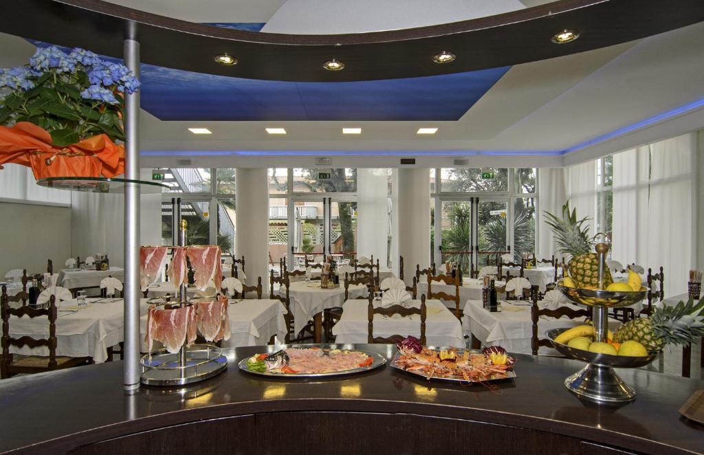 Hotel Roma Marina di Massa Buitenkant foto