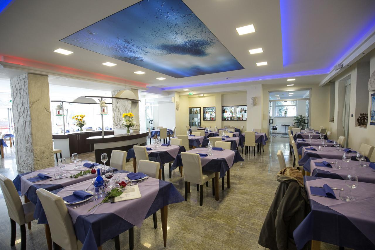Hotel Roma Marina di Massa Buitenkant foto